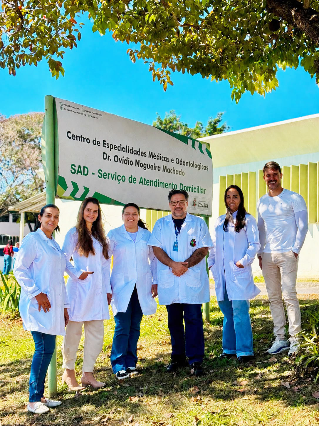 Joziane (técnica de enfermagem), Fernanda (médica), Valéria (técnica de enfermagem), Geovane (enfermeiro), Kátia (enfermeira) e Francis (fisioterapeuta)