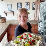 Filé de tilápia com purê de batata e molho cremoso de alho e limão
